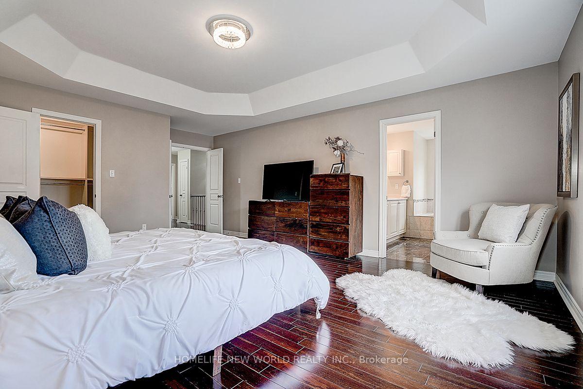 Photo 29 of 39 James Parrott Avenue, Markham, Wismer — HOMEH