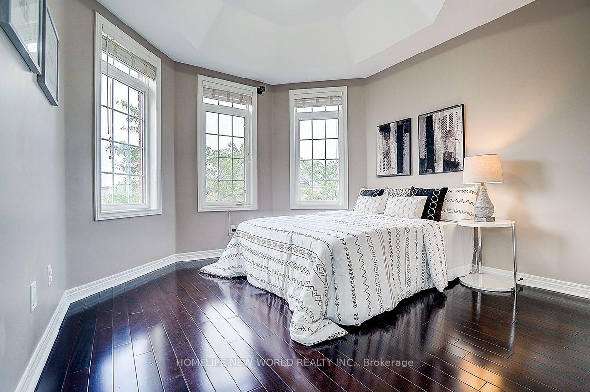 Photo 36 of 39 James Parrott Avenue, Markham, Wismer — HOMEH