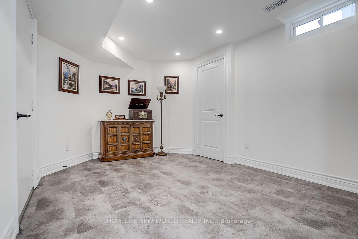 Photo 48 of 39 James Parrott Avenue, Markham, Wismer — HOMEH