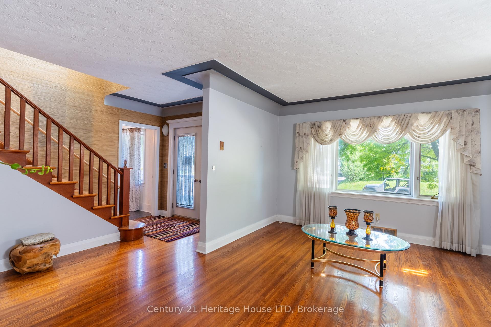 Photo 18 of 155 Wilton Avenue, Welland, Broadway — HOMEH