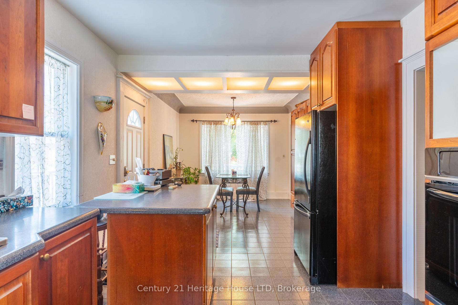 Photo 24 of 155 Wilton Avenue, Welland, Broadway — HOMEH