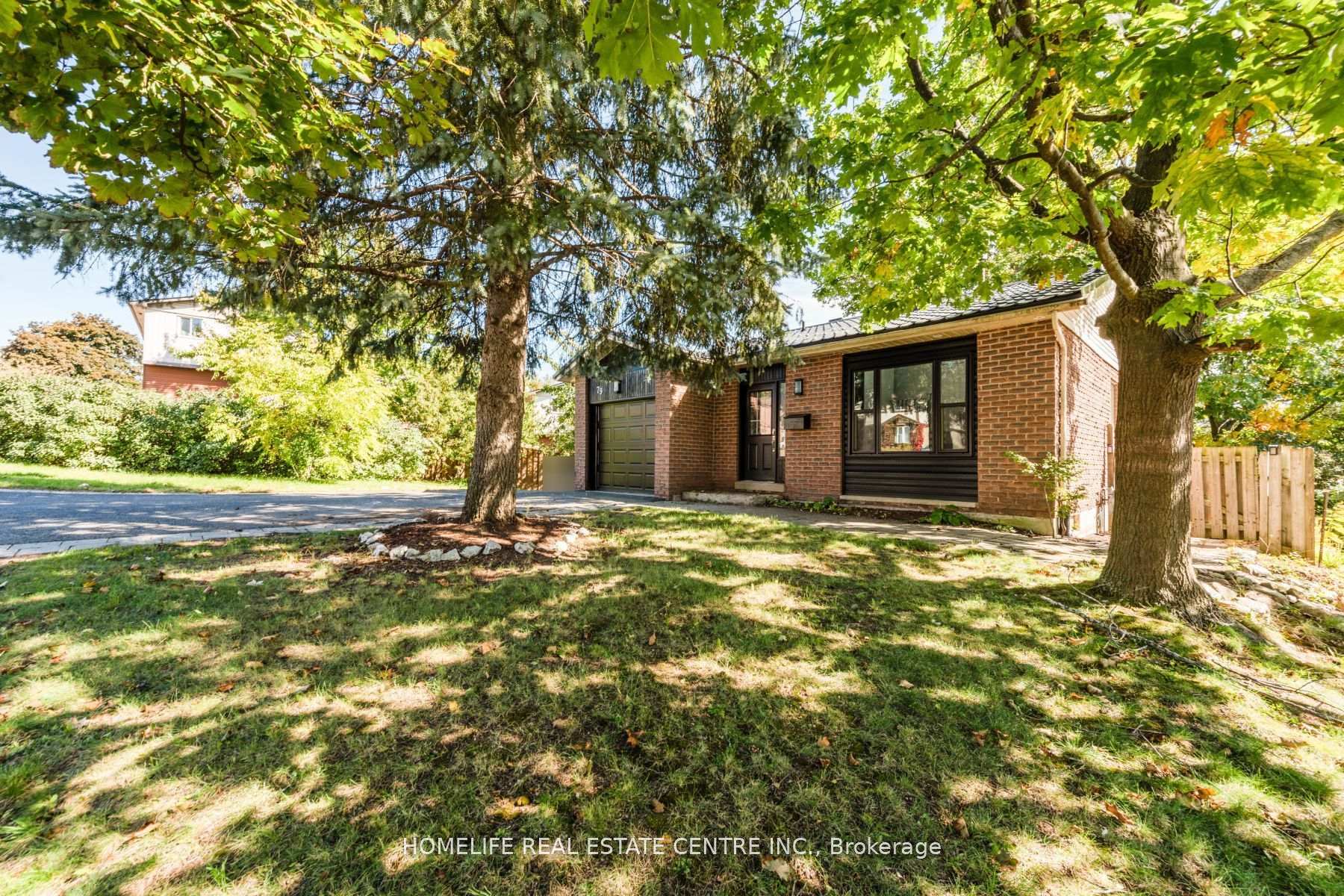 Photo 2 of 79 Fox Run, Barrie, Letitia Heights — HOMEH