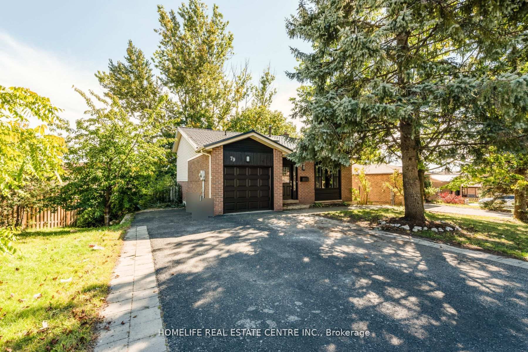 Photo 4 of 79 Fox Run, Barrie, Letitia Heights — HOMEH