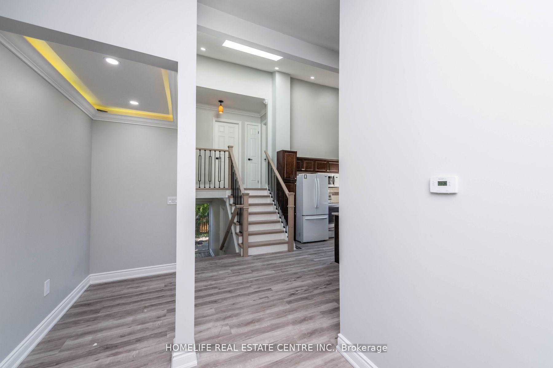 Photo 8 of 79 Fox Run, Barrie, Letitia Heights — HOMEH
