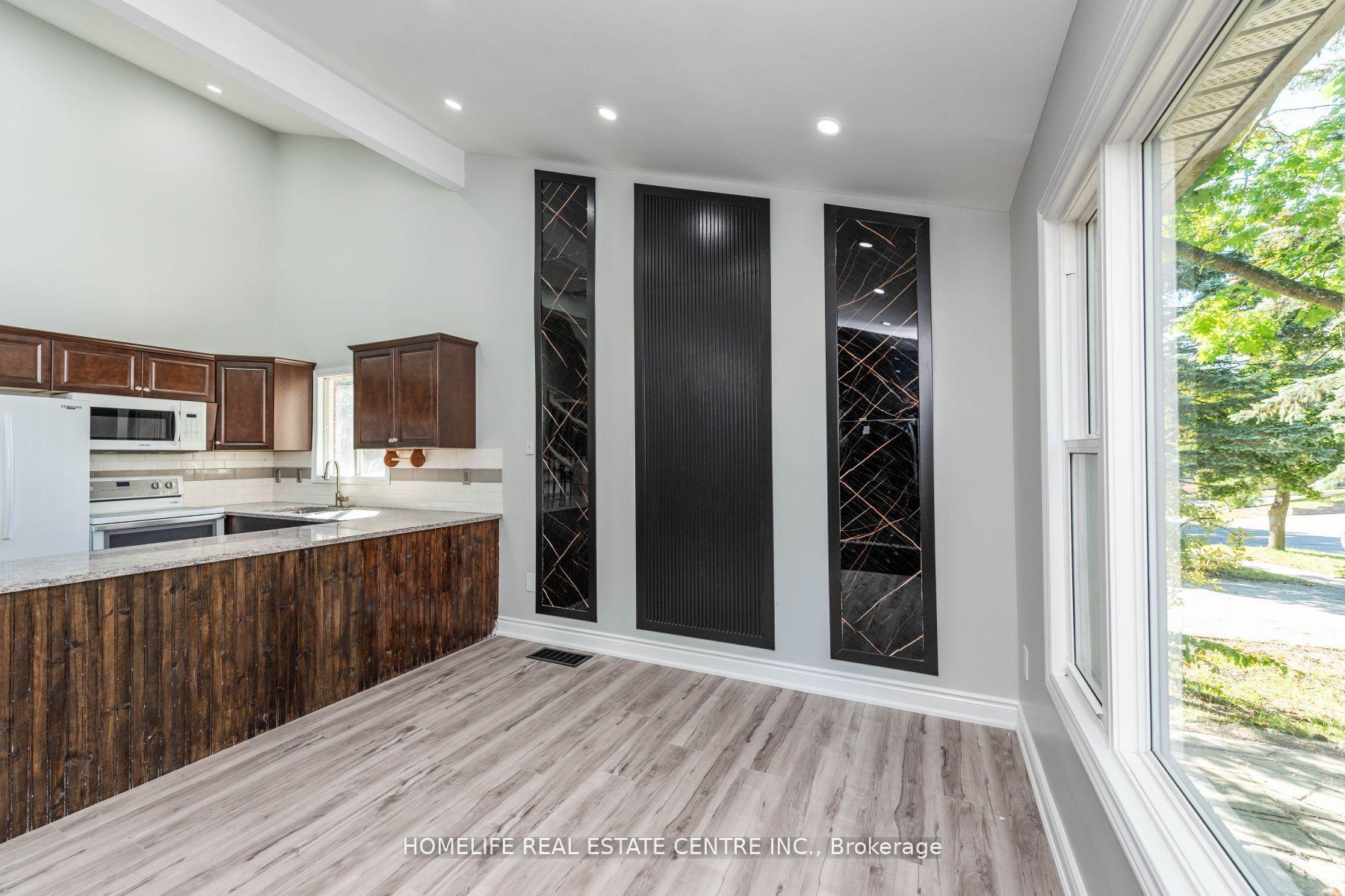 Photo 11 of 79 Fox Run, Barrie, Letitia Heights — HOMEH