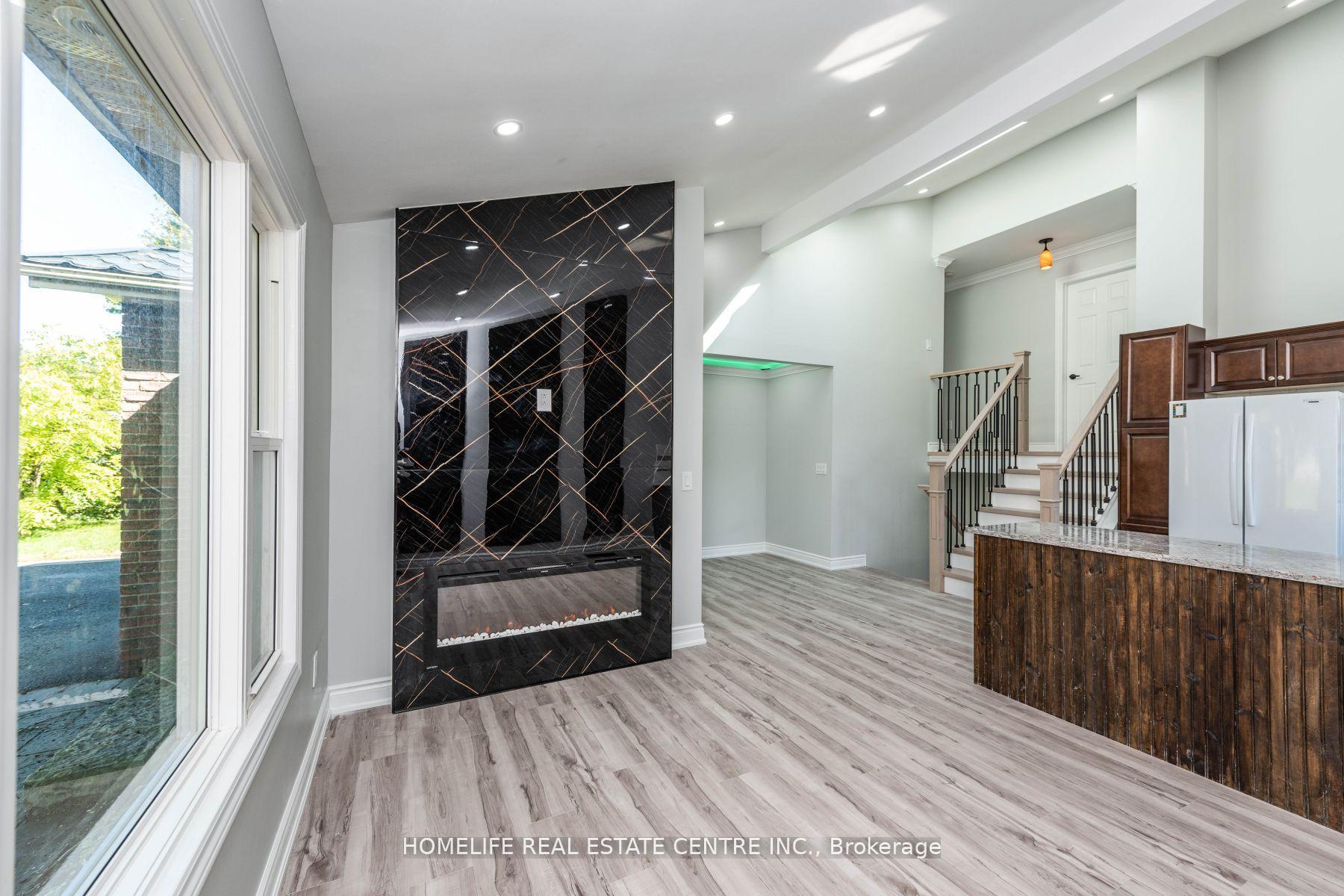 Photo 12 of 79 Fox Run, Barrie, Letitia Heights — HOMEH