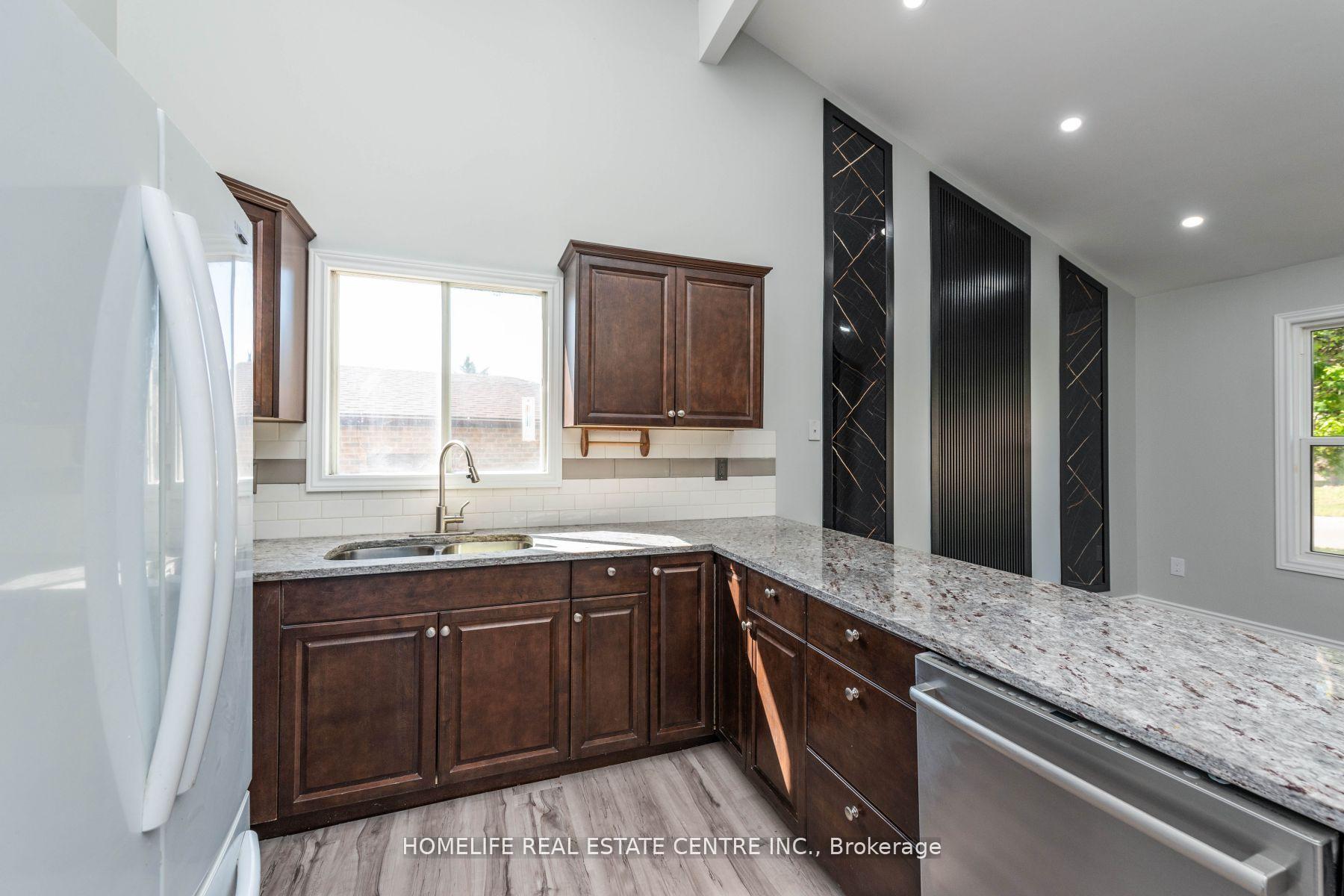 Photo 17 of 79 Fox Run, Barrie, Letitia Heights — HOMEH
