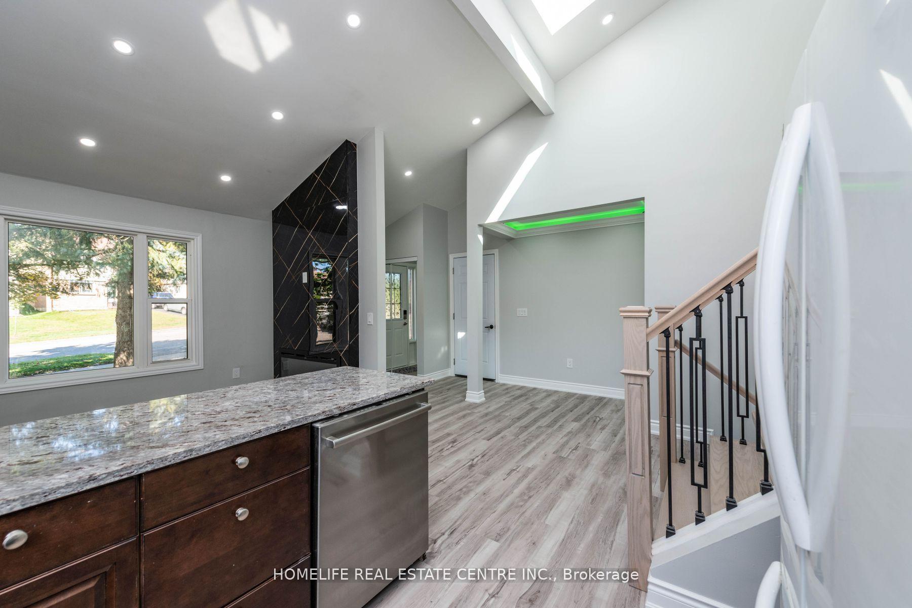 Photo 18 of 79 Fox Run, Barrie, Letitia Heights — HOMEH