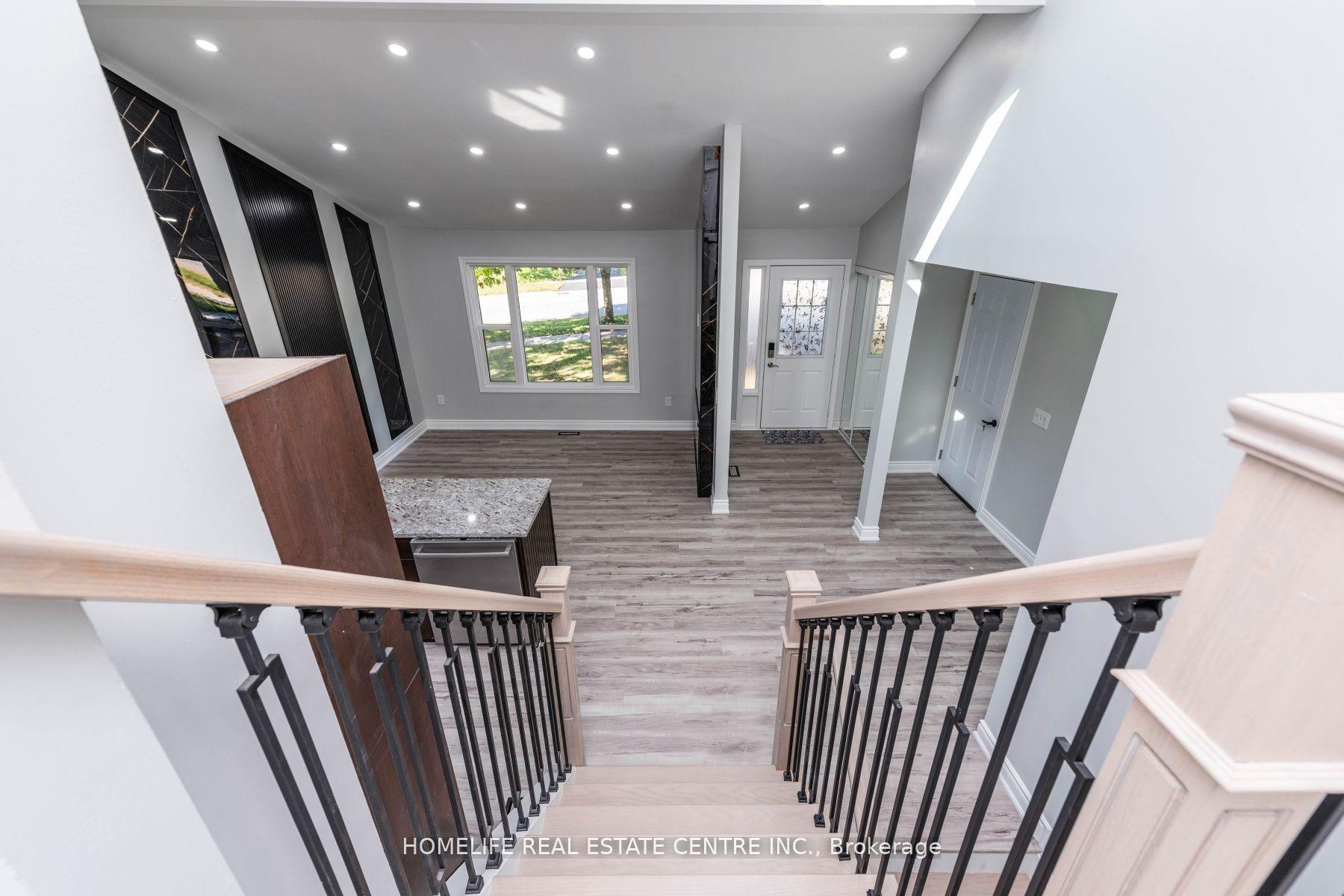 Photo 19 of 79 Fox Run, Barrie, Letitia Heights — HOMEH