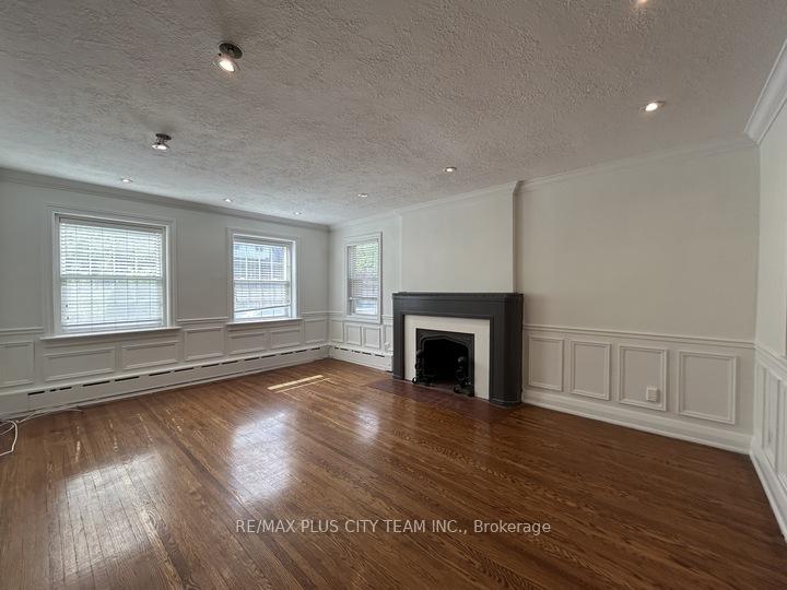 Photo 2 of Unit 1, 1745 Bathurst Street, Toronto, Forest Hill South — HOMEH