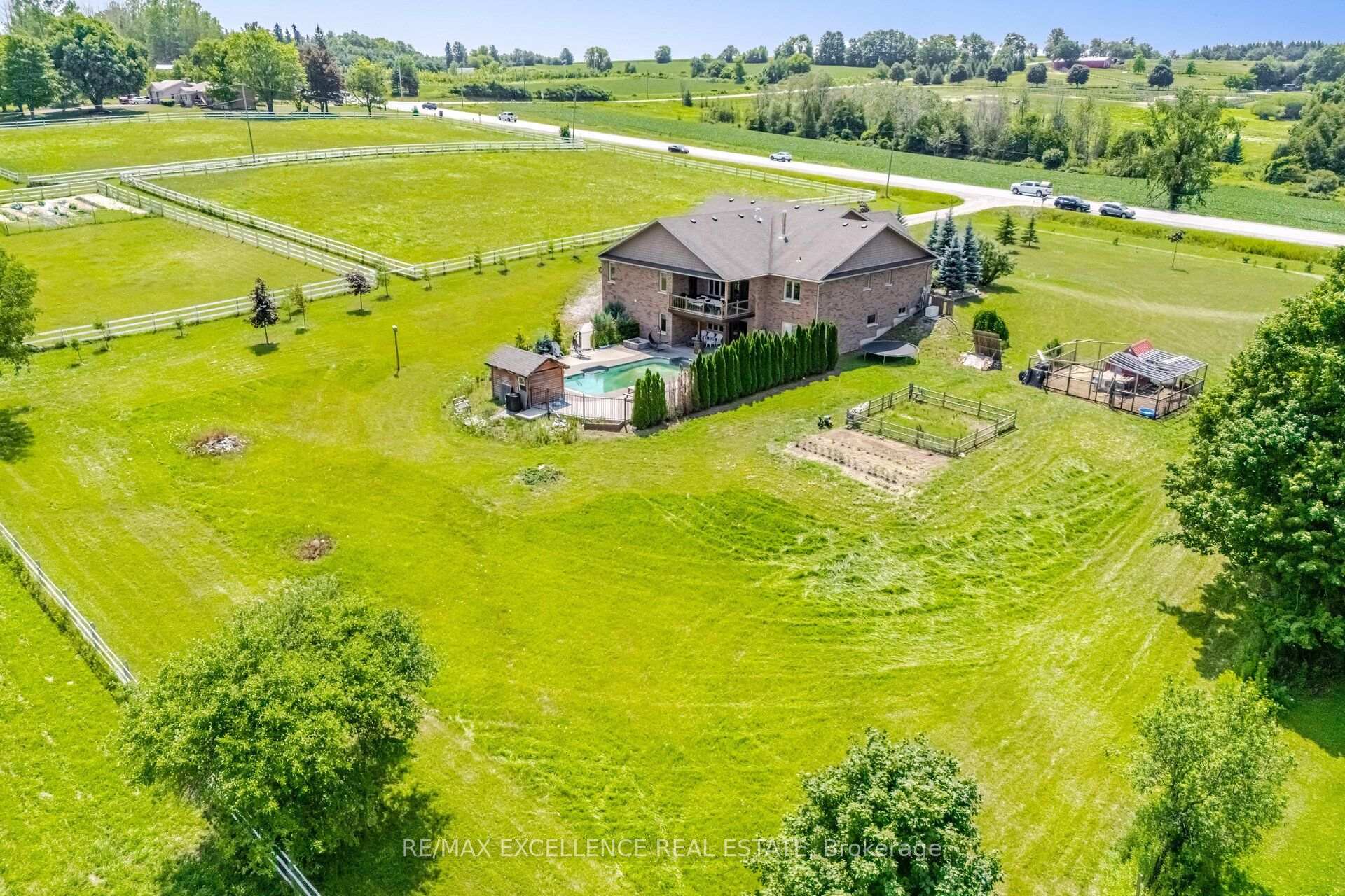 Photo 4 of 5593 Trafalgar Road, Erin, Rural Erin — HOMEH