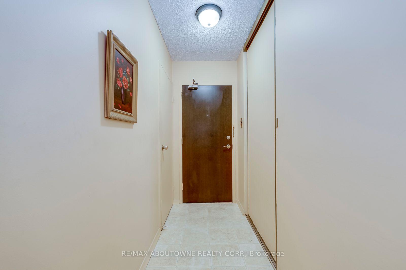 Photo 15 of Unit 906, 212 Kerr Street, Oakville, Central — HOMEH