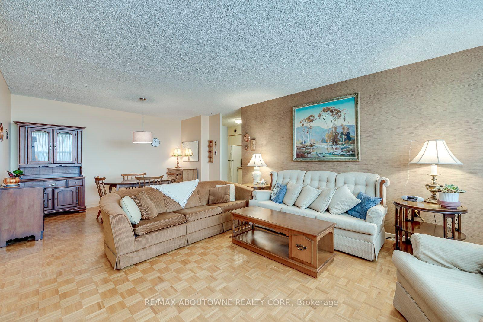 Photo 21 of Unit 906, 212 Kerr Street, Oakville, Central — HOMEH