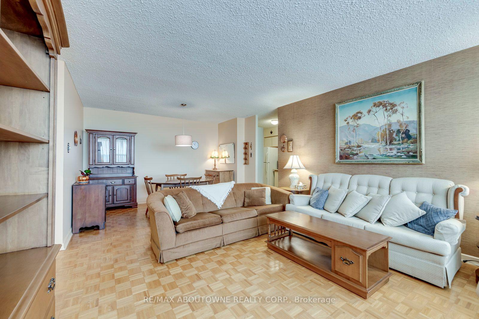 Photo 22 of Unit 906, 212 Kerr Street, Oakville, Central — HOMEH