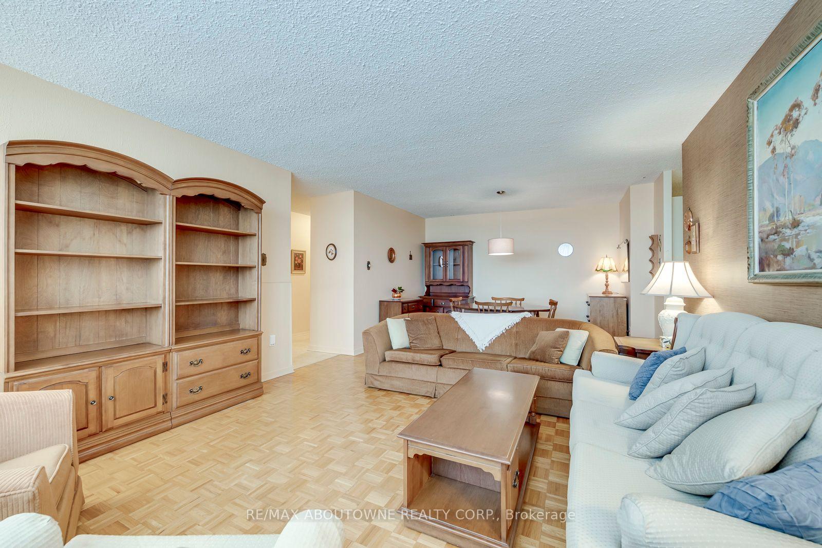 Photo 23 of Unit 906, 212 Kerr Street, Oakville, Central — HOMEH