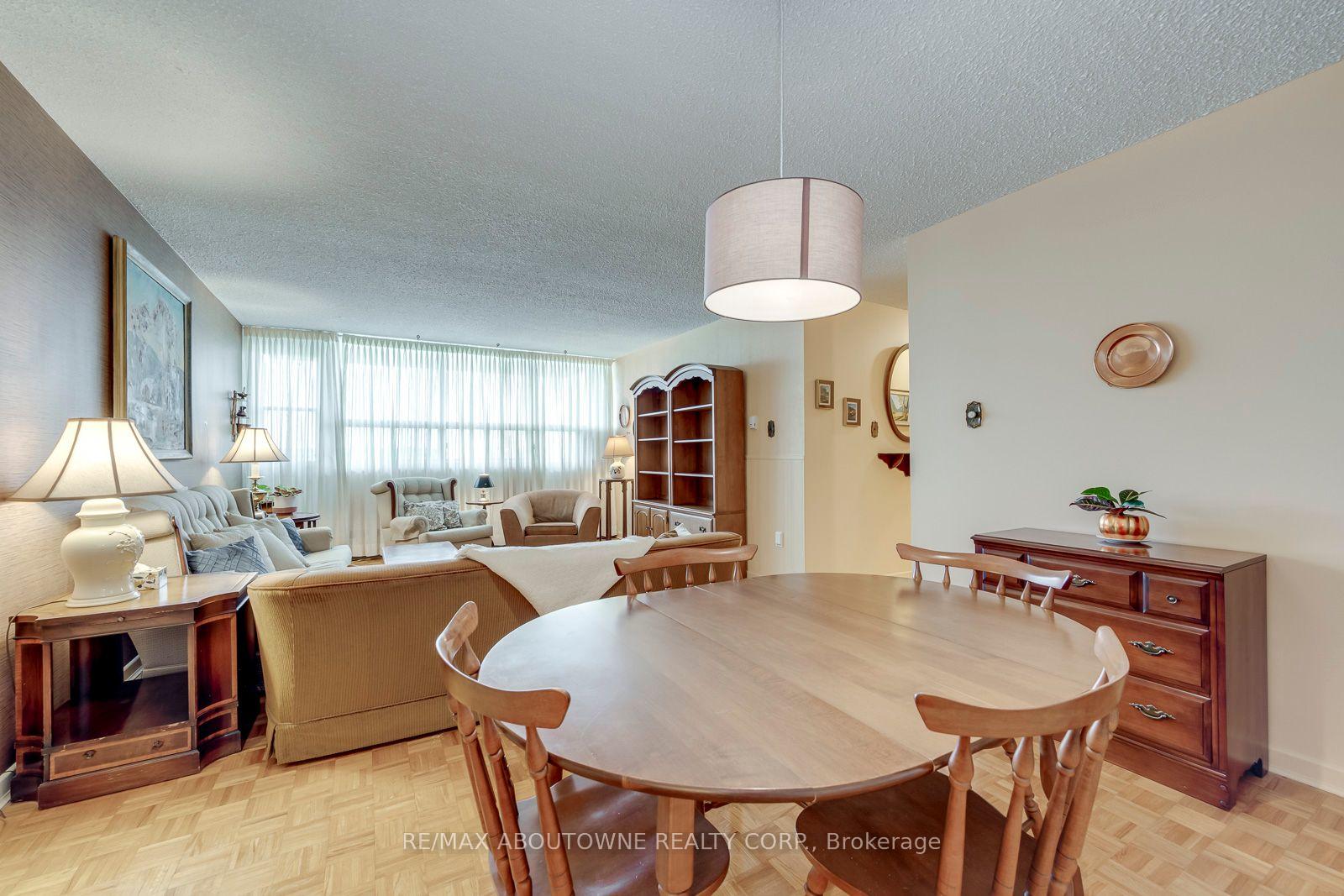 Photo 27 of Unit 906, 212 Kerr Street, Oakville, Central — HOMEH