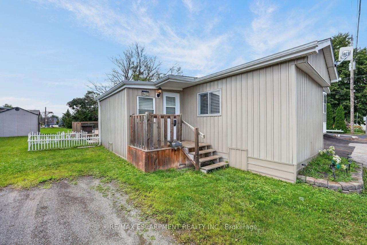 Photo 2 of 4422 Timothy Lane, Lincoln, Beamsville — HOMEH