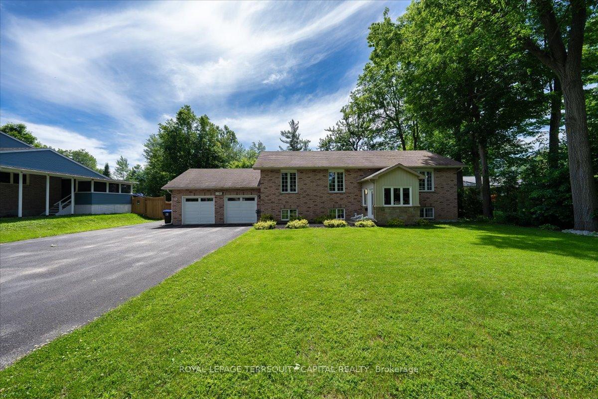 Photo 2 of 1192 St. Vincent Street, Springwater, Midhurst — HOMEH