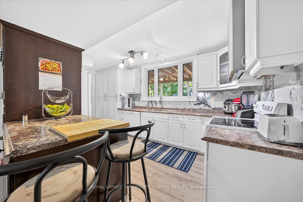 Photo 30 of 1192 St. Vincent Street, Springwater, Midhurst — HOMEH