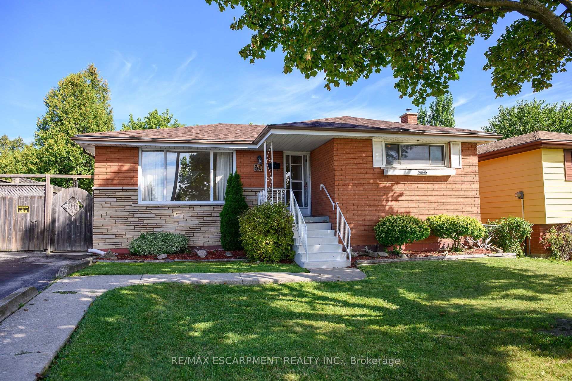 Photo 3 of 50 Berko Avenue, Hamilton, Lawfield — HOMEH