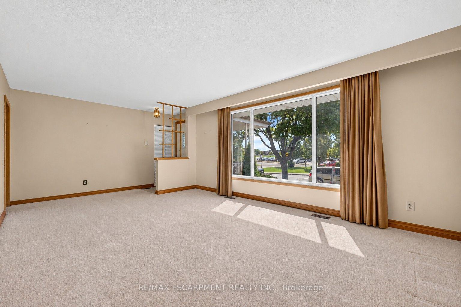 Photo 6 of 50 Berko Avenue, Hamilton, Lawfield — HOMEH