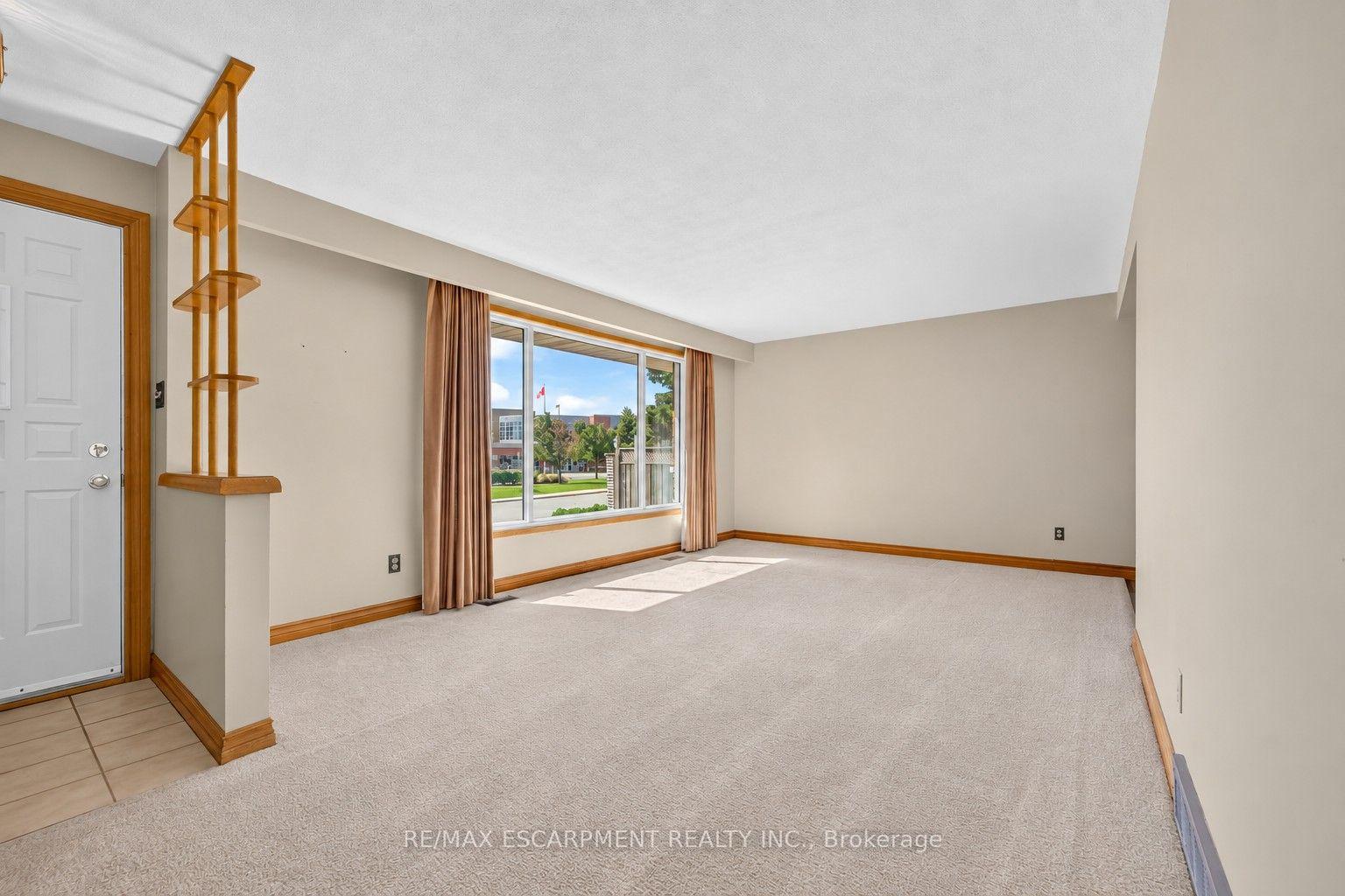 Photo 7 of 50 Berko Avenue, Hamilton, Lawfield — HOMEH