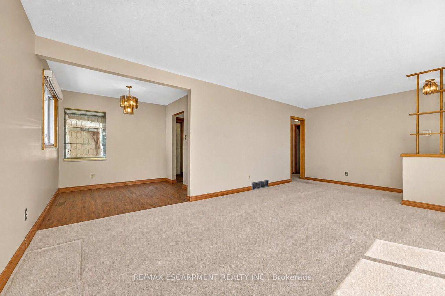 Photo 9 of 50 Berko Avenue, Hamilton, Lawfield — HOMEH