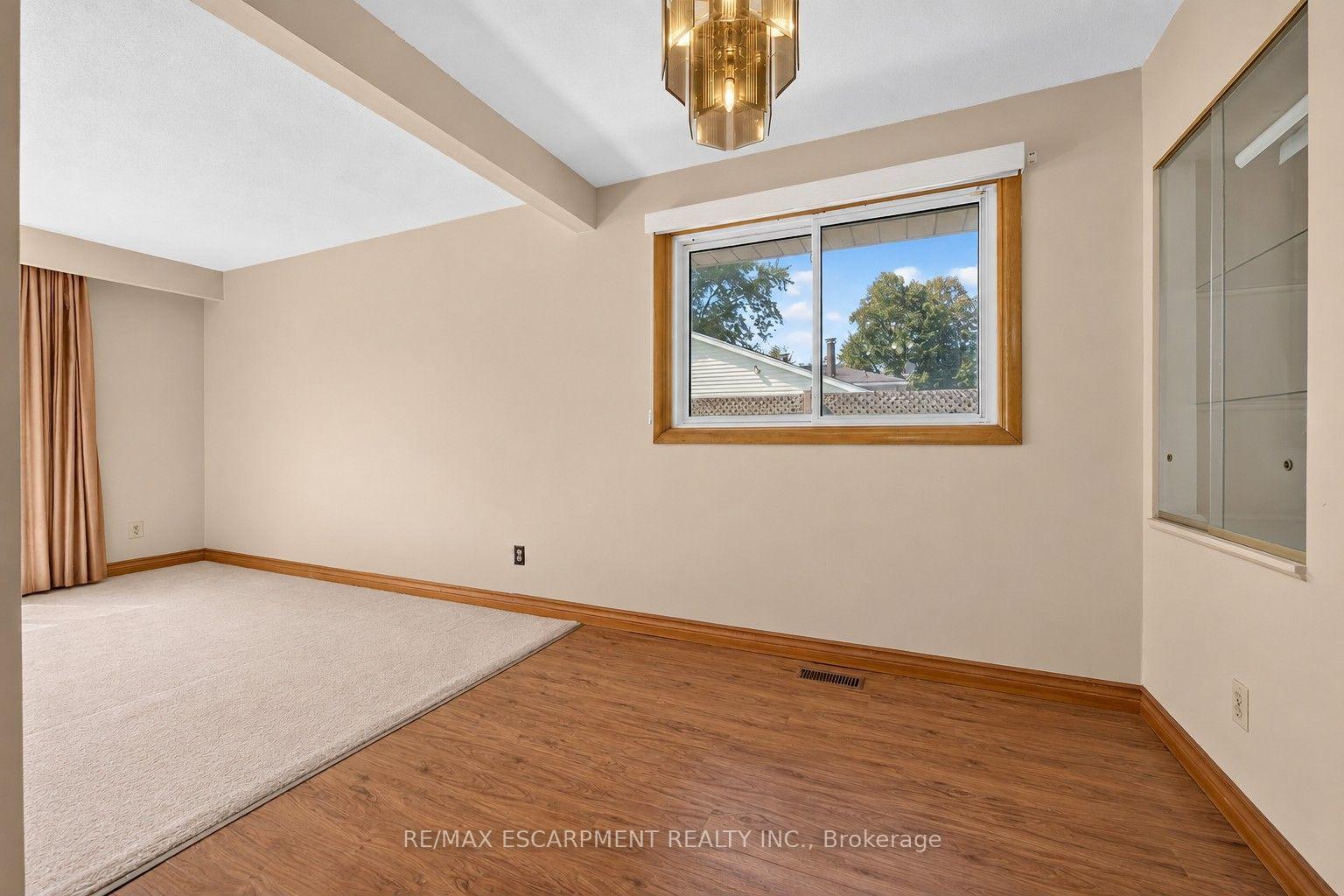 Photo 10 of 50 Berko Avenue, Hamilton, Lawfield — HOMEH