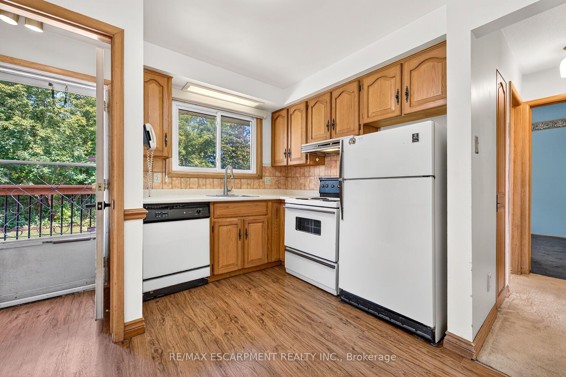 Photo 12 of 50 Berko Avenue, Hamilton, Lawfield — HOMEH