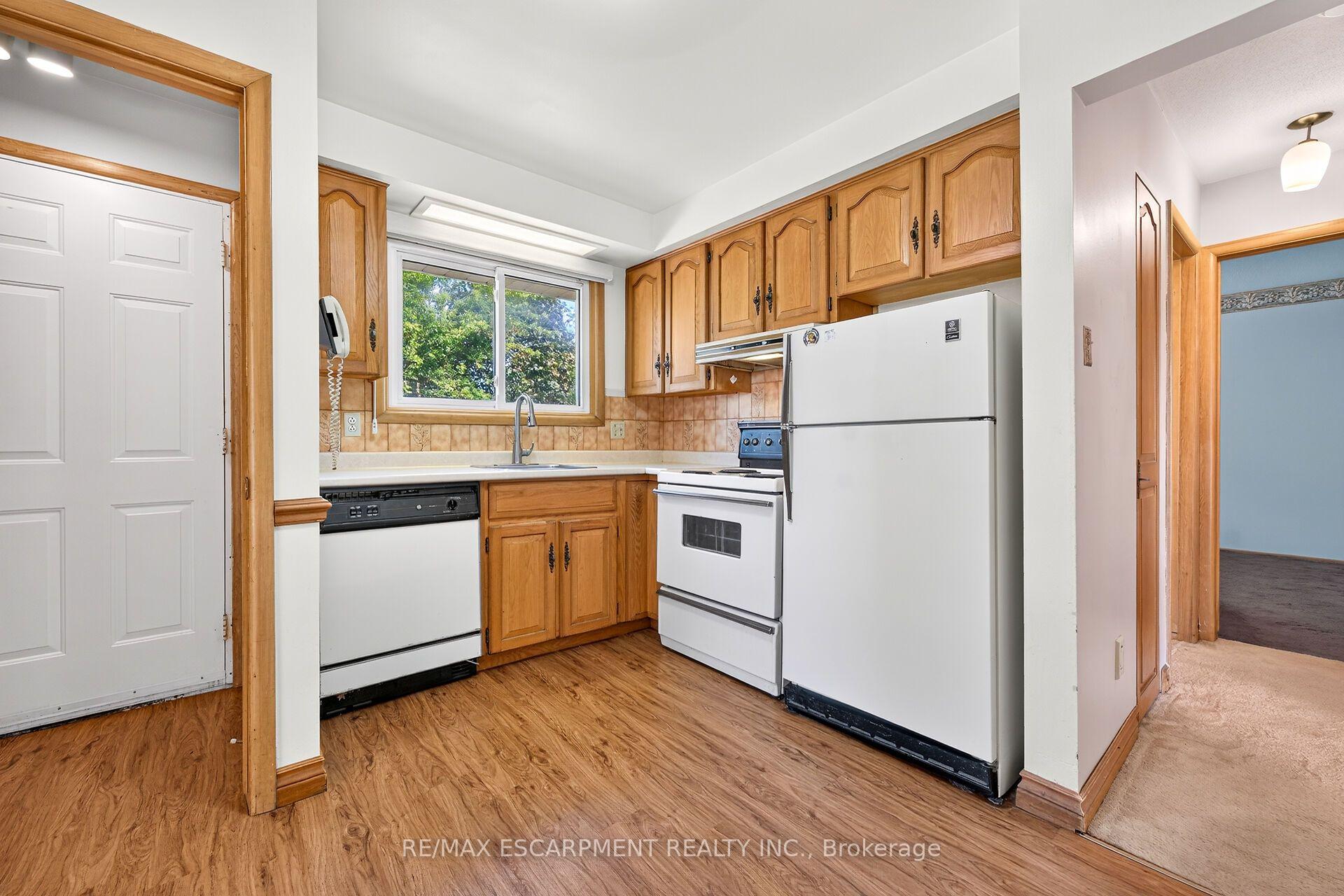 Photo 18 of 50 Berko Avenue, Hamilton, Lawfield — HOMEH