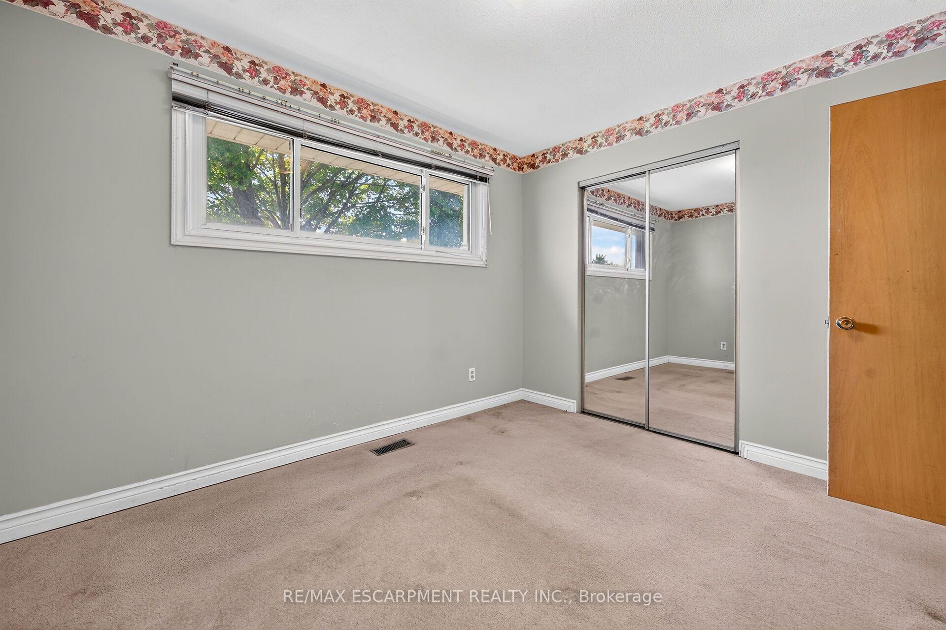 Photo 19 of 50 Berko Avenue, Hamilton, Lawfield — HOMEH