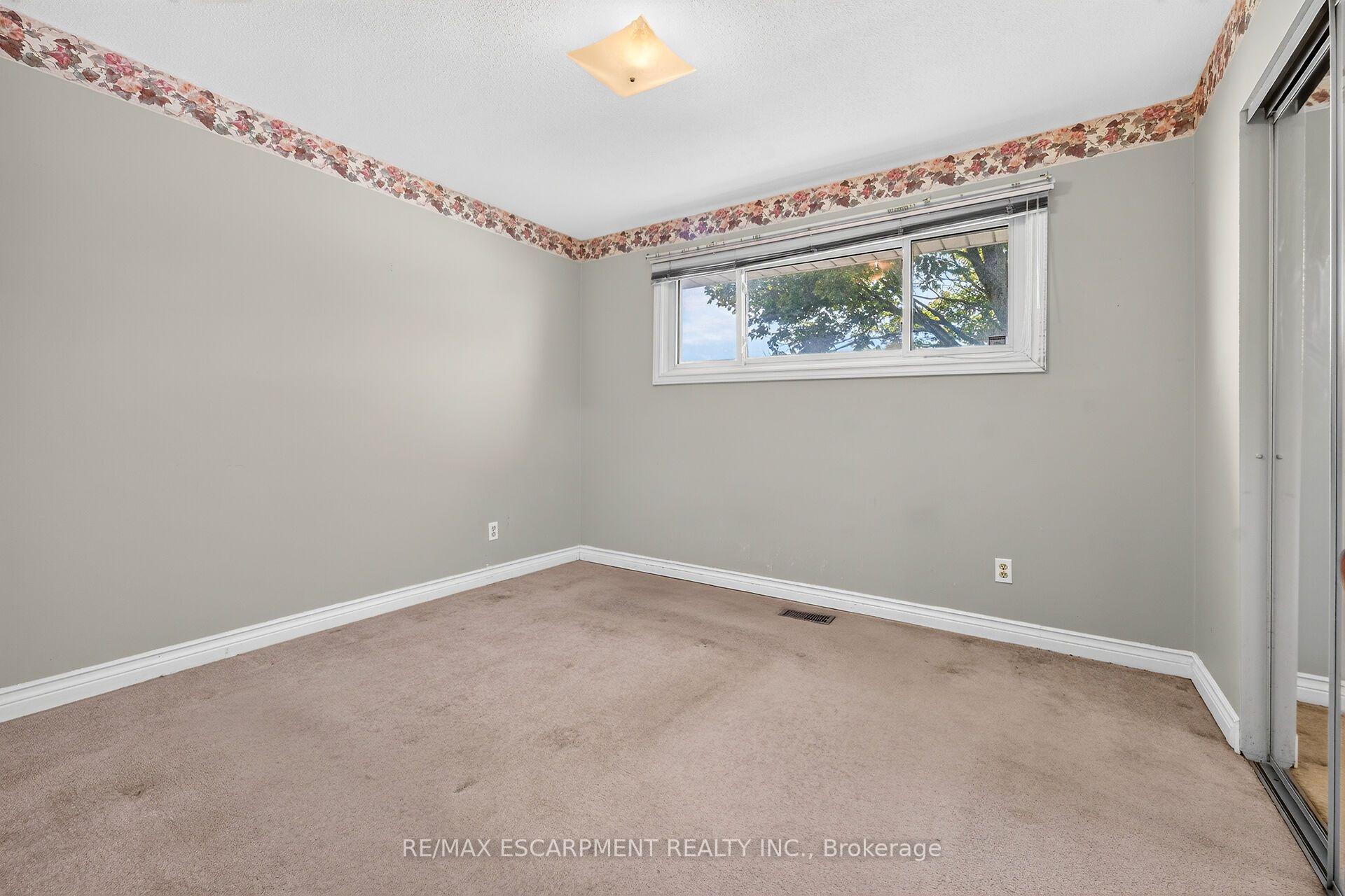 Photo 20 of 50 Berko Avenue, Hamilton, Lawfield — HOMEH