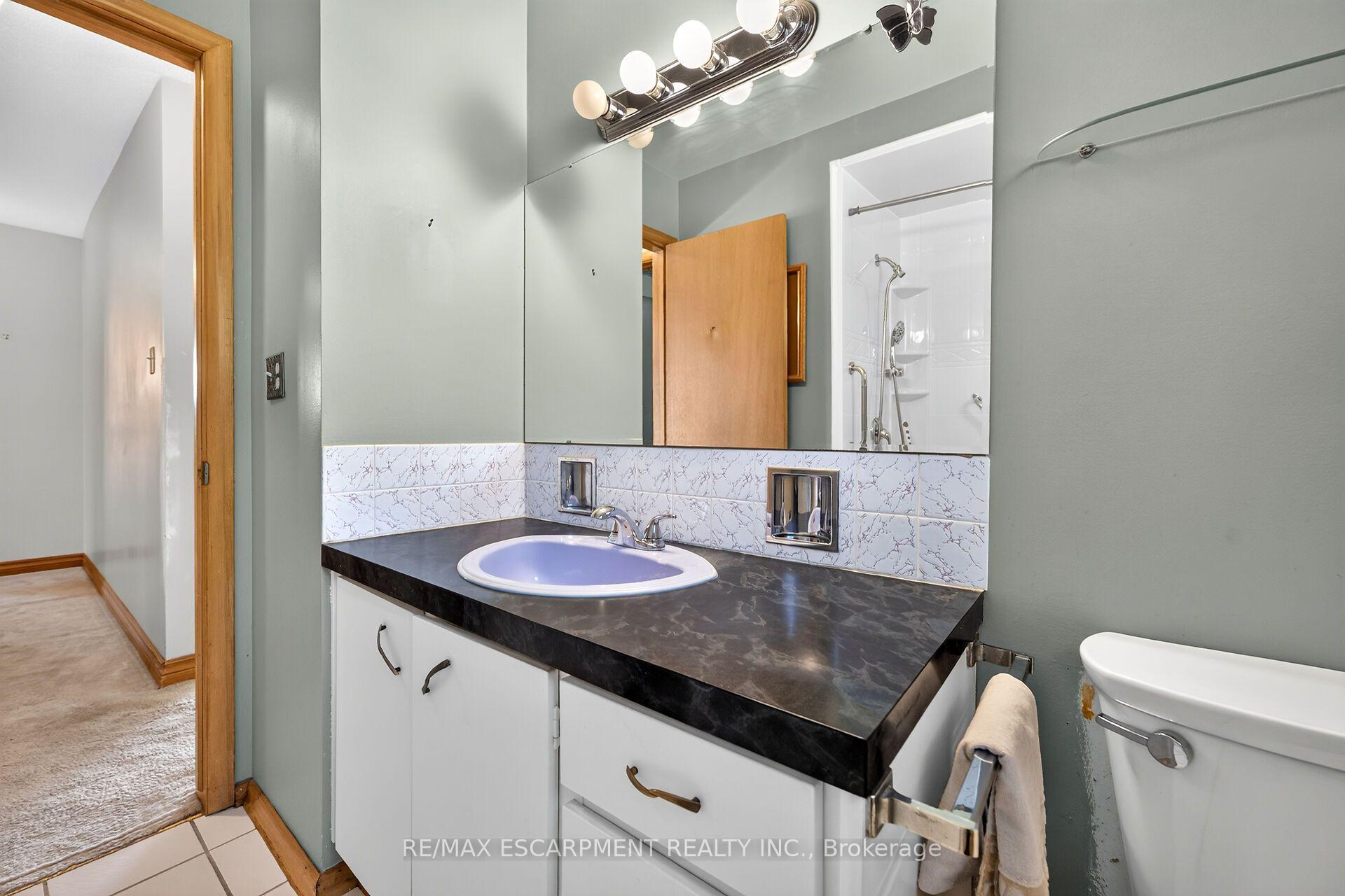Photo 23 of 50 Berko Avenue, Hamilton, Lawfield — HOMEH