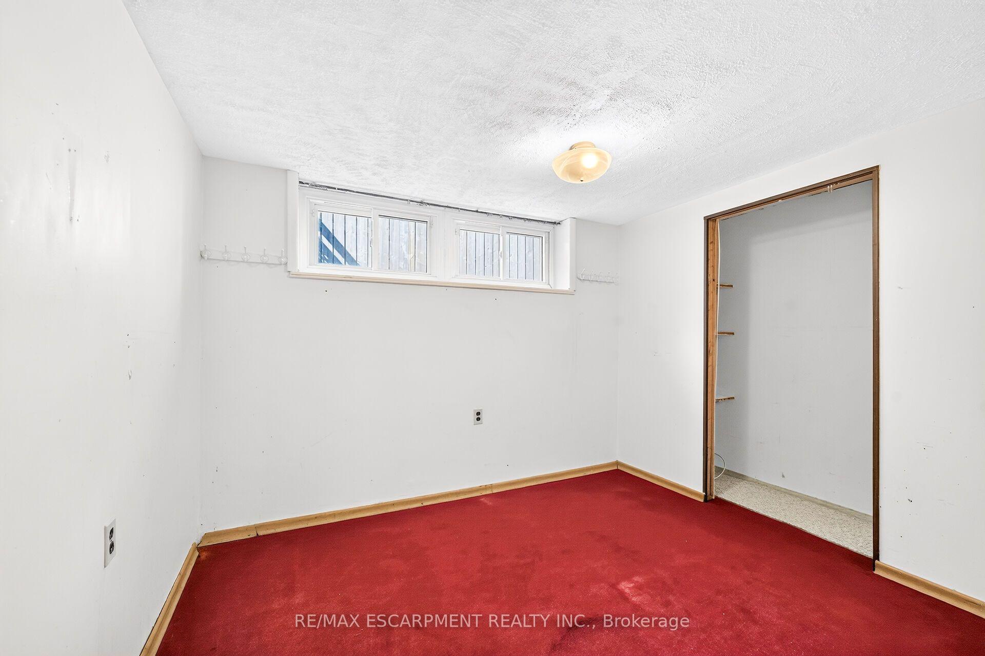 Photo 32 of 50 Berko Avenue, Hamilton, Lawfield — HOMEH