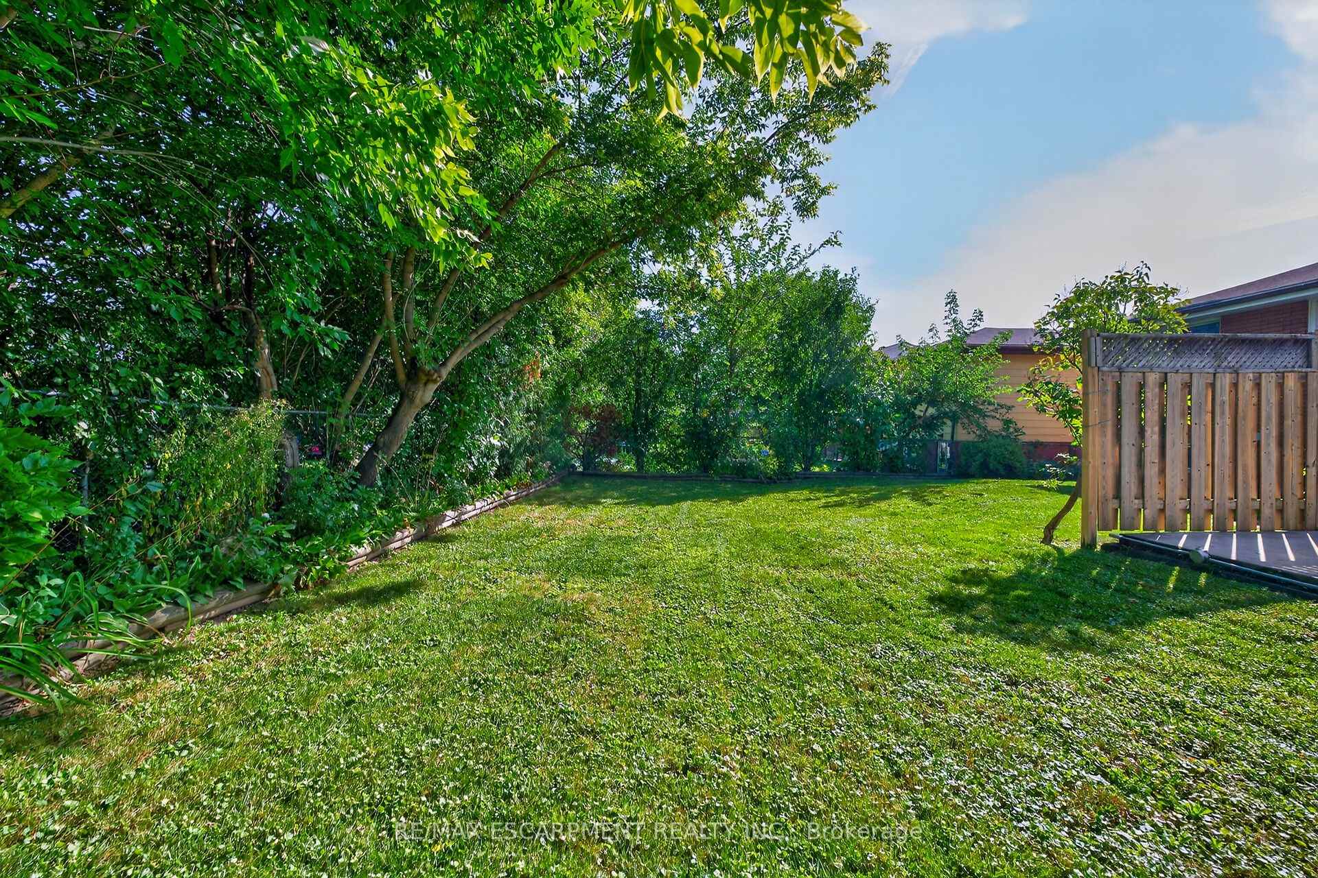 Photo 39 of 50 Berko Avenue, Hamilton, Lawfield — HOMEH