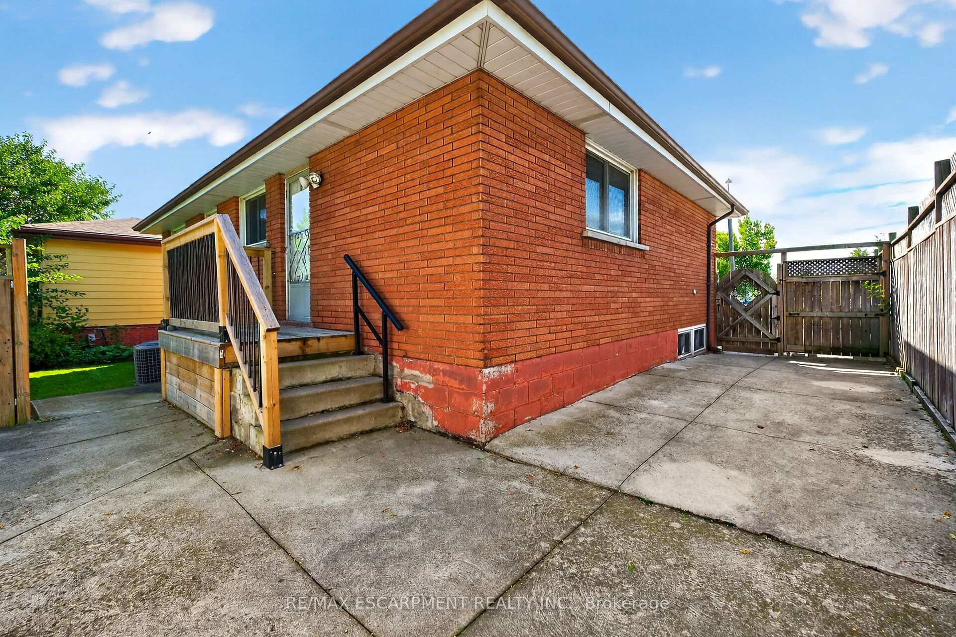 Photo 42 of 50 Berko Avenue, Hamilton, Lawfield — HOMEH