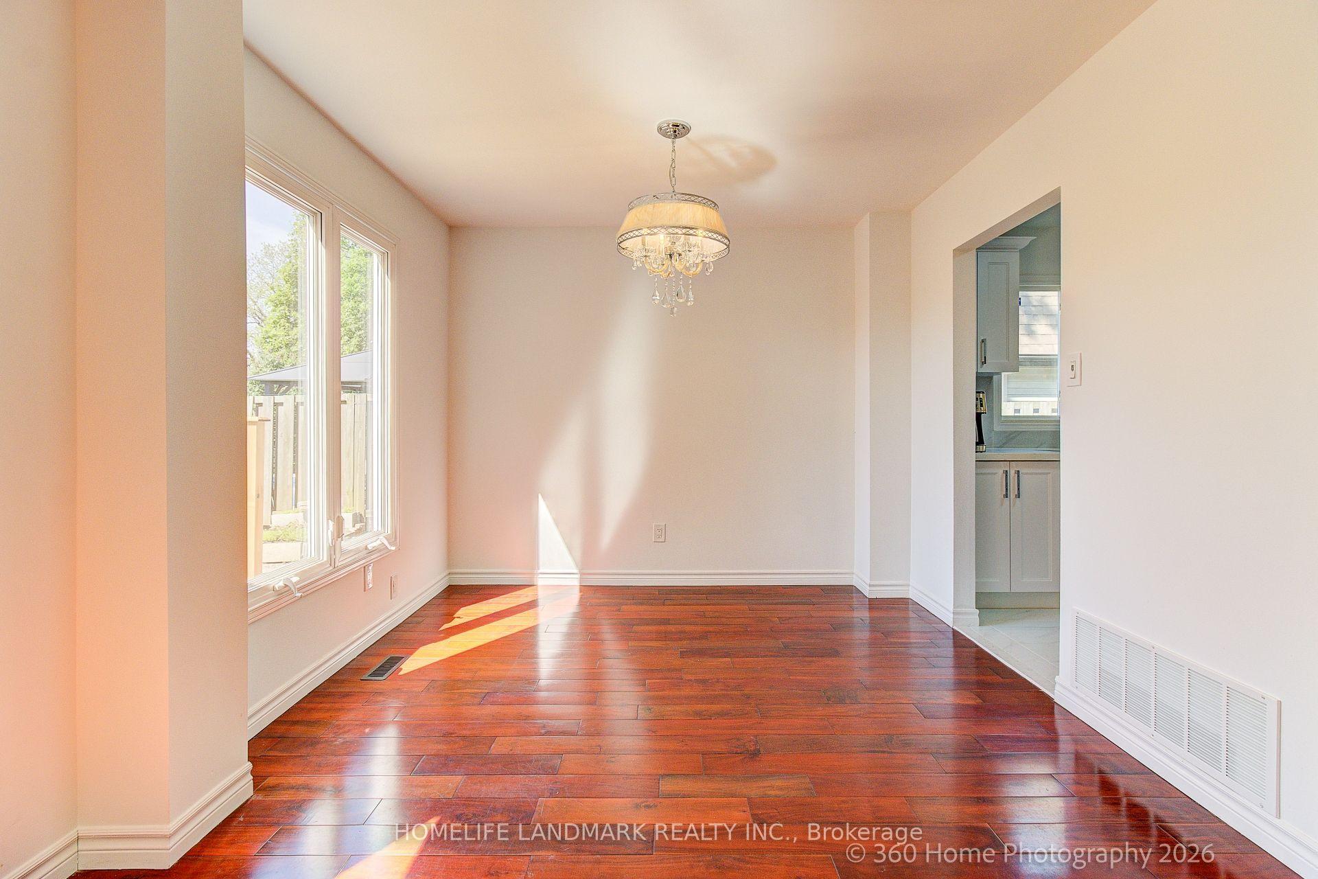 Photo 8 of 33 kitsilano Crescent, Richmond Hill, North Richvale — HOMEH