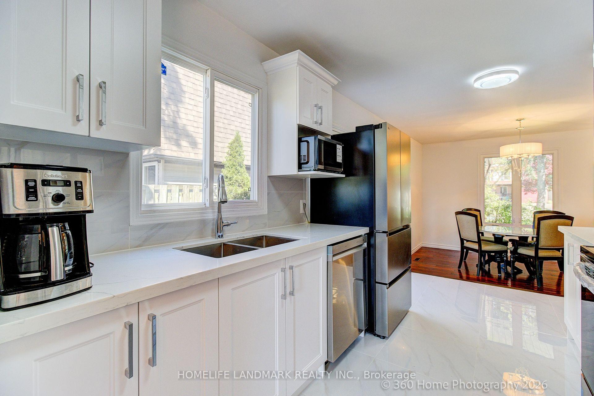 Photo 9 of 33 kitsilano Crescent, Richmond Hill, North Richvale — HOMEH