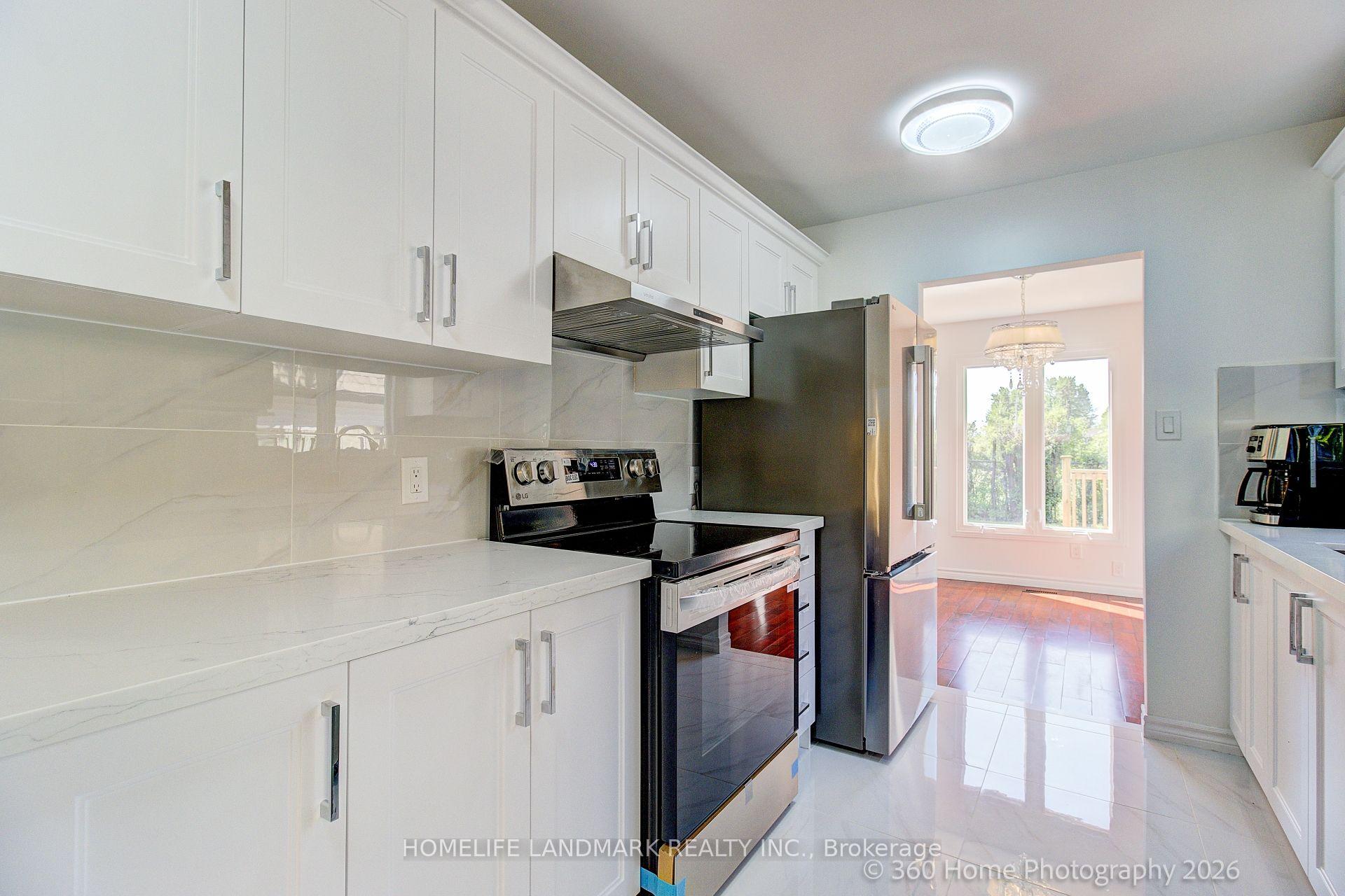 Photo 11 of 33 kitsilano Crescent, Richmond Hill, North Richvale — HOMEH