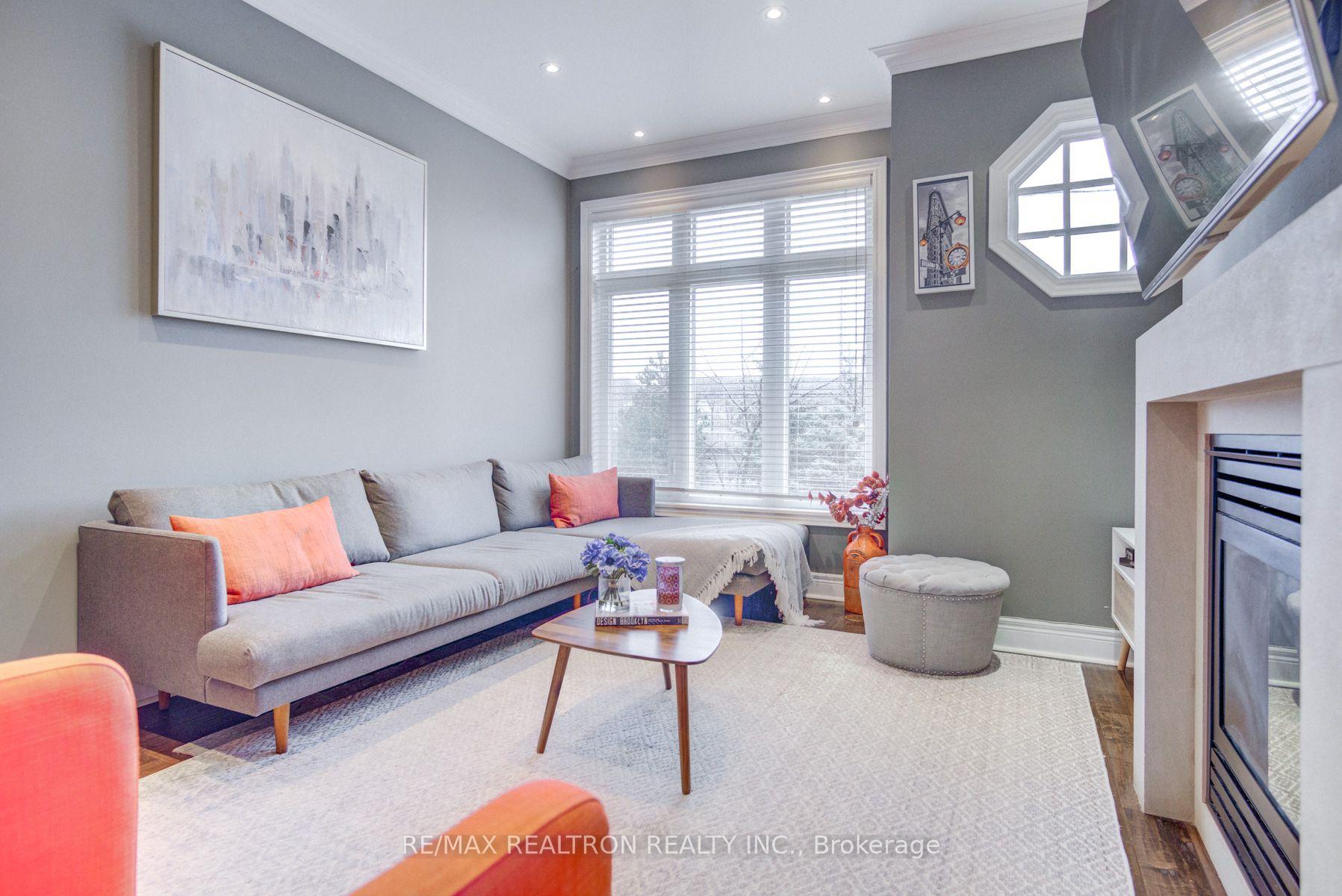 Photo 2 of 573 Oxford Street, Etobicoke, Mimico — HOMEH