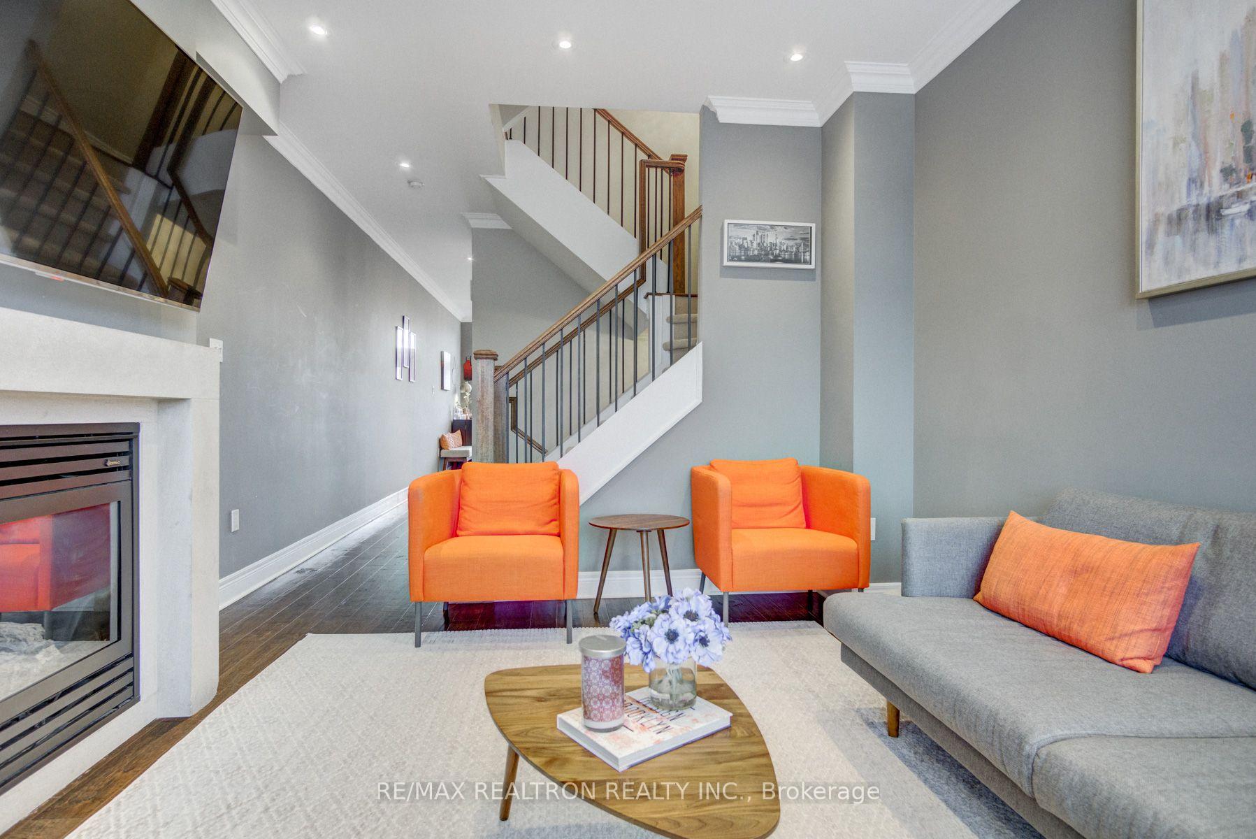 Photo 3 of 573 Oxford Street, Etobicoke, Mimico — HOMEH