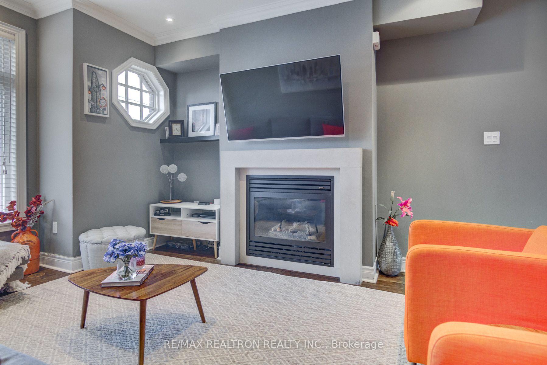 Photo 4 of 573 Oxford Street, Etobicoke, Mimico — HOMEH