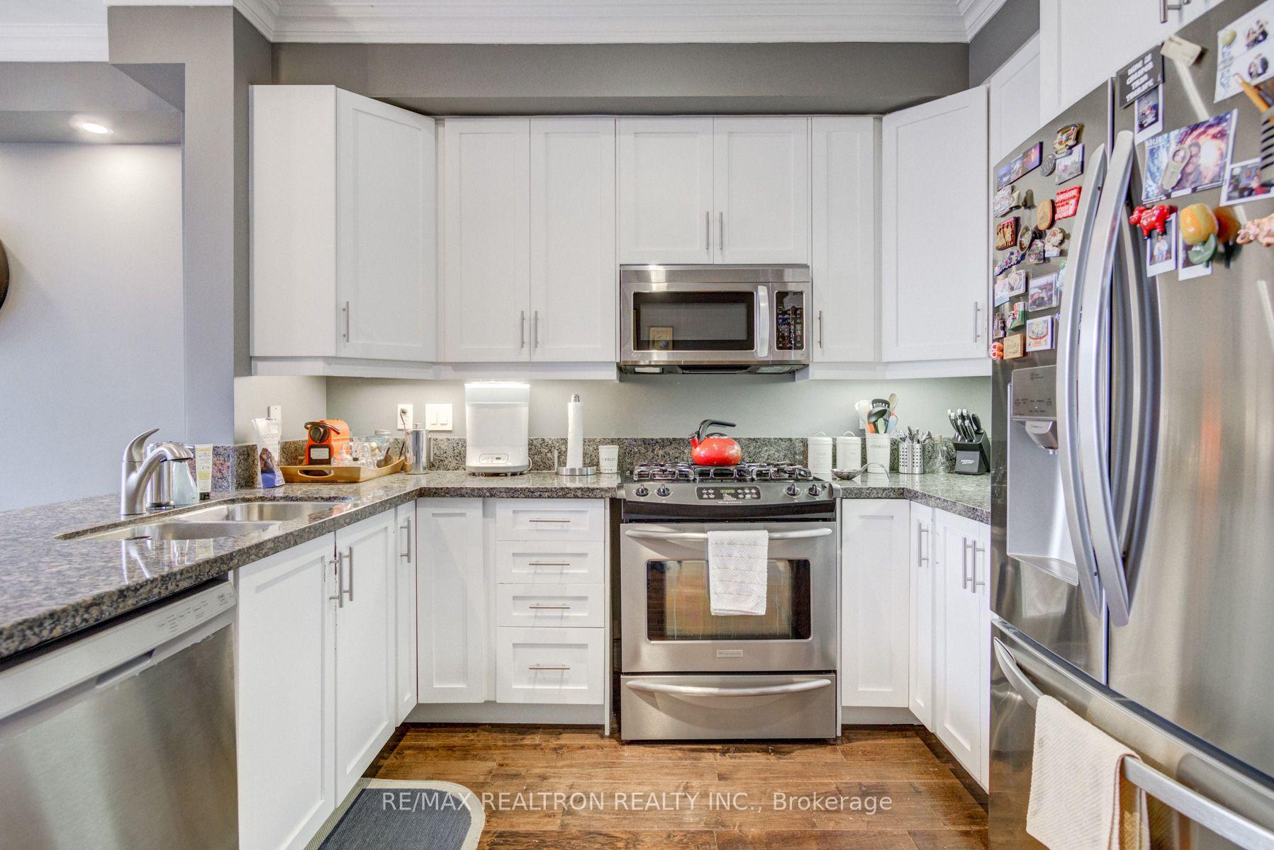 Photo 6 of 573 Oxford Street, Etobicoke, Mimico — HOMEH
