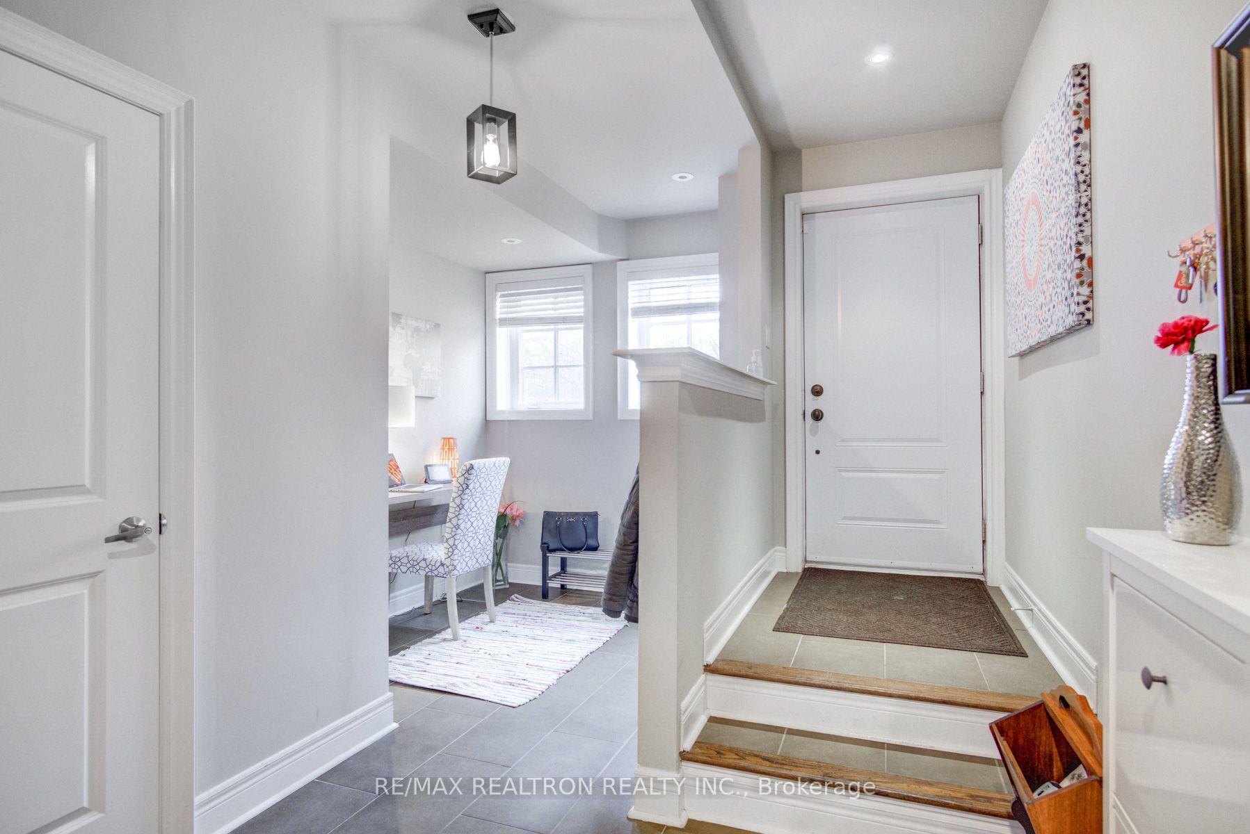 Photo 16 of 573 Oxford Street, Etobicoke, Mimico — HOMEH