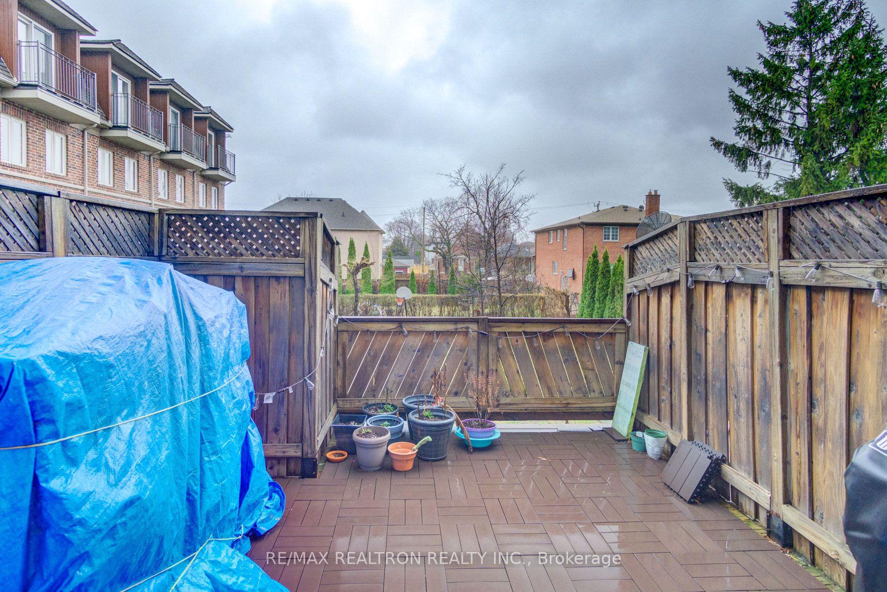 Photo 19 of 573 Oxford Street, Etobicoke, Mimico — HOMEH