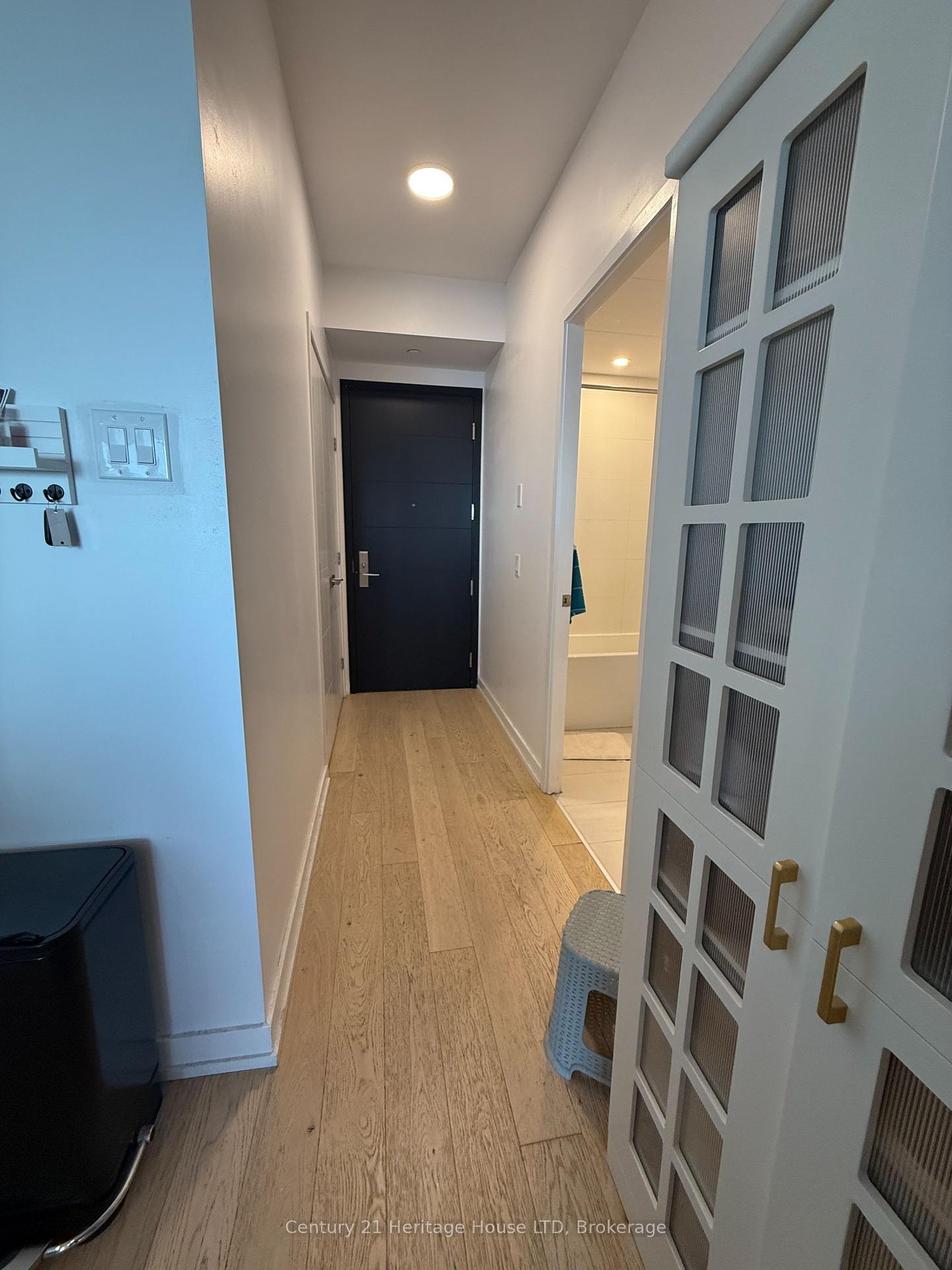 Photo 1 of Unit 4403, 488 University Avenue, Toronto, Kensington-Chinatown — HOMEH