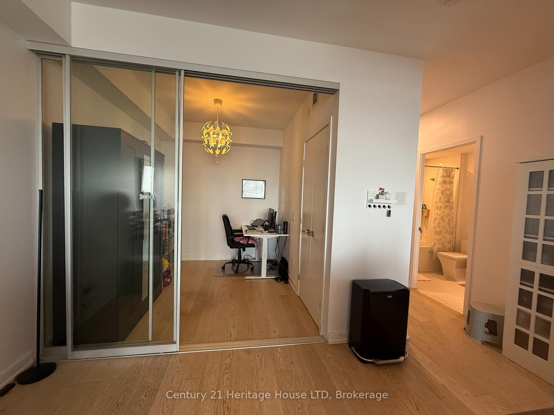 Photo 4 of Unit 4403, 488 University Avenue, Toronto, Kensington-Chinatown — HOMEH