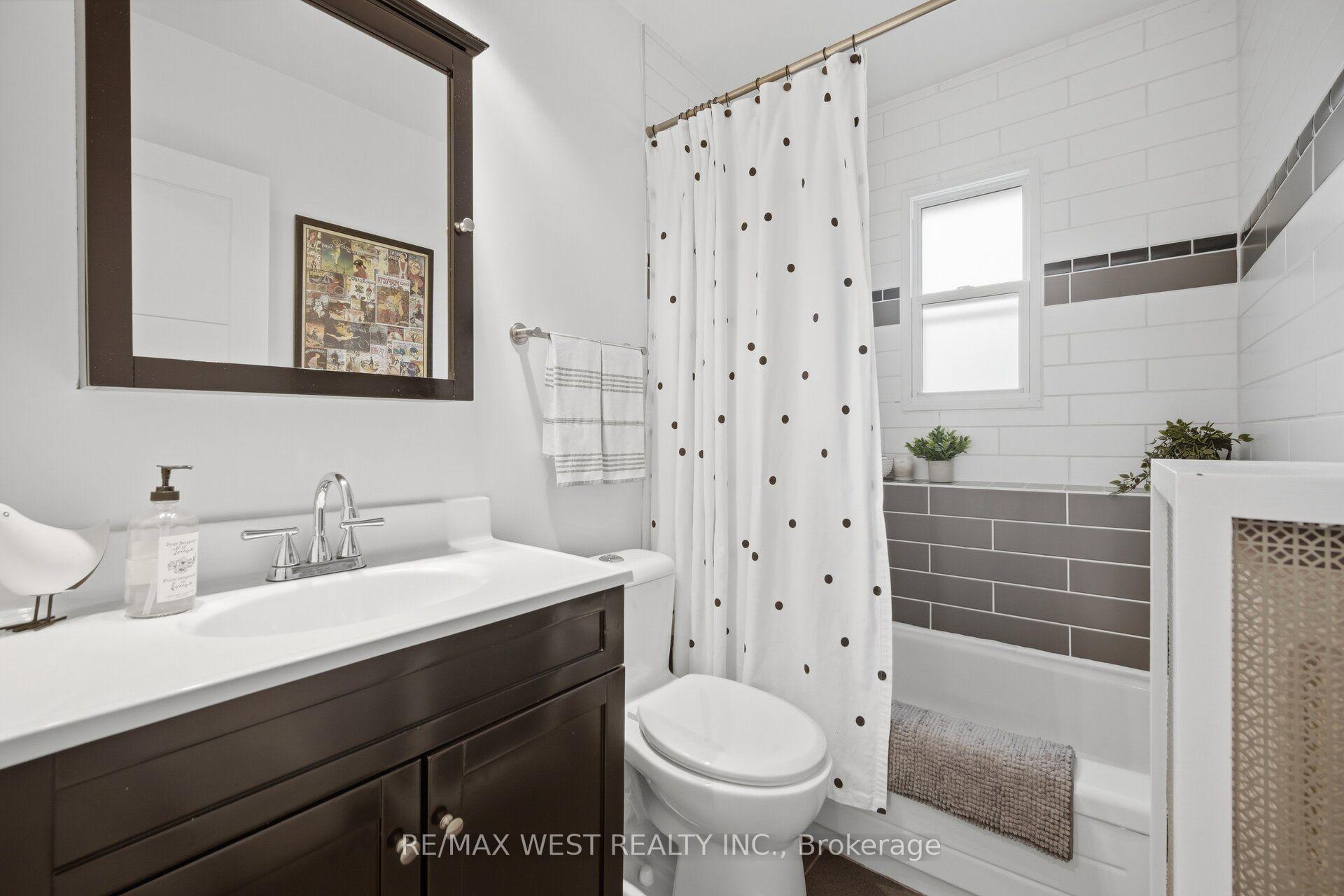 Photo 25 of 151 Jane Street, Toronto, Runnymede-Bloor West Village — HOMEH