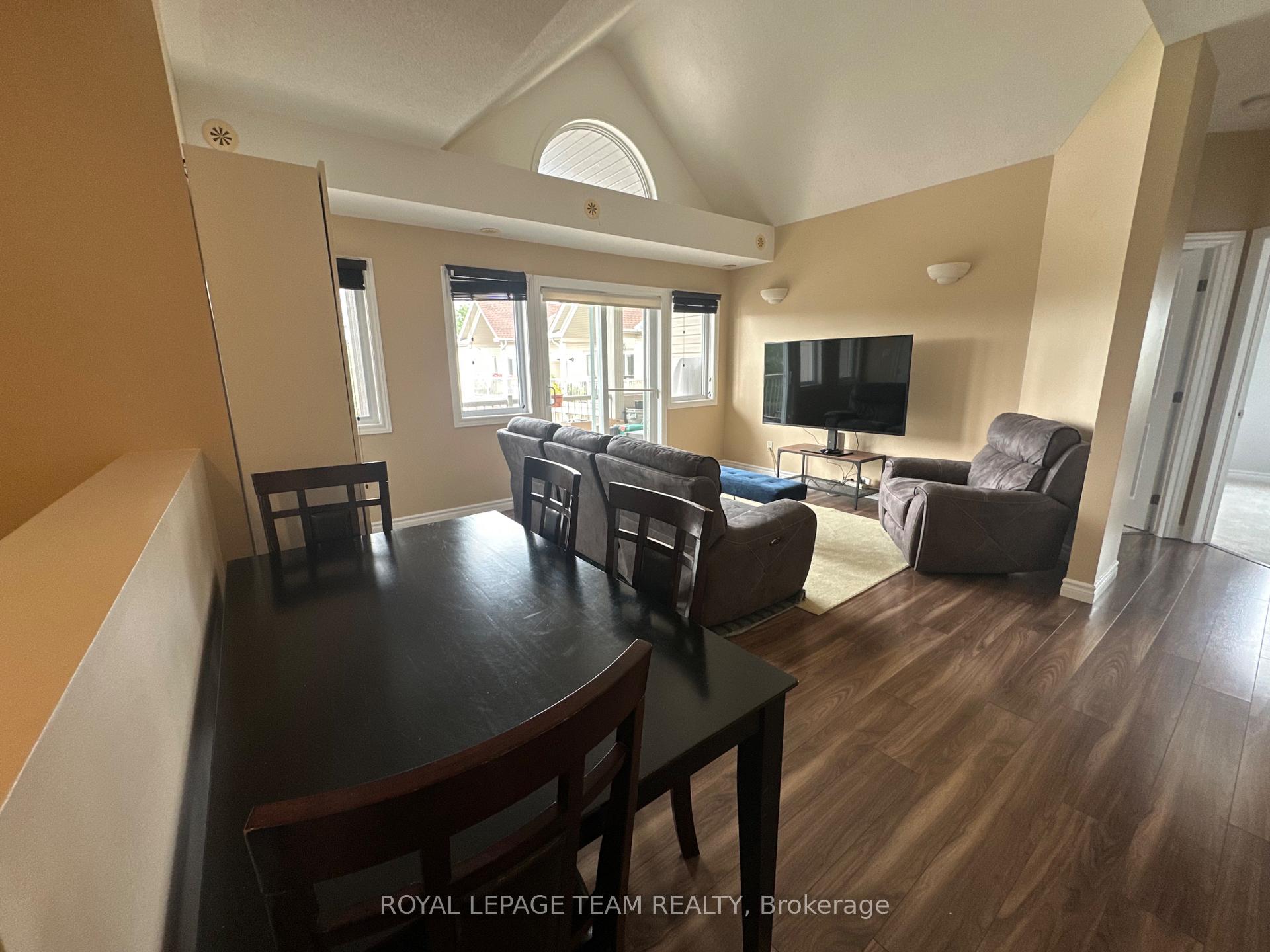 Photo 5 of Unit C, 763 Cedar Creek Drive, Ottawa, Blossom Park/Kemp Park/Findlay Creek — HOMEH