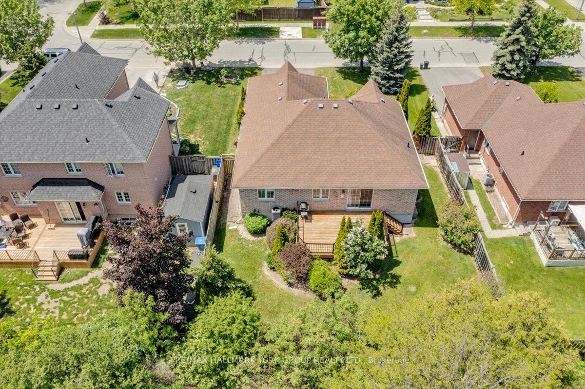 Photo 5 of 45 Highcastle Avenue, Georgina, Historic Lakeshore Communities — HOMEH